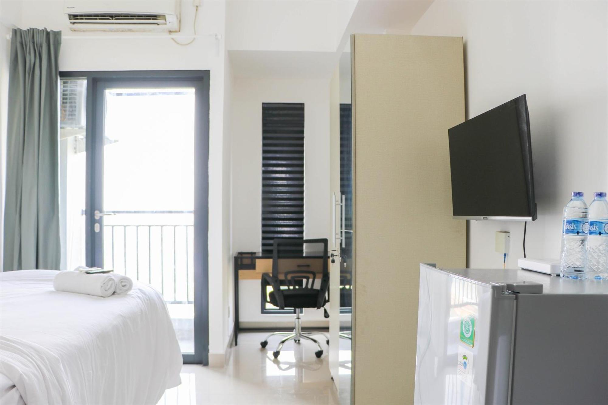 Simply Look And Comfy Sayana By Travelio Bekasi
